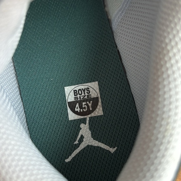 Green and white Air Jordans - Picture 6 of 9
